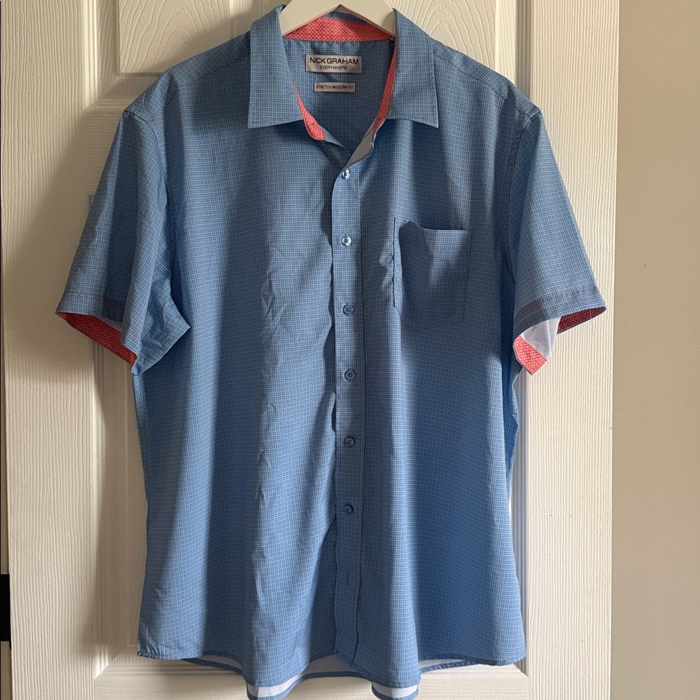 Nick Graham Light Blue Short-Sleeve Button-Down Shirt with Coral Trim